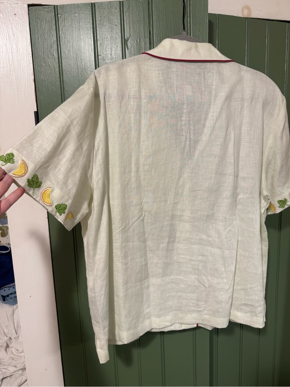 Tombolo Women’s Short-Sleeve Buttoned Shirt with Crab Legs & Lemon Embroidery - Picture 4 of 6